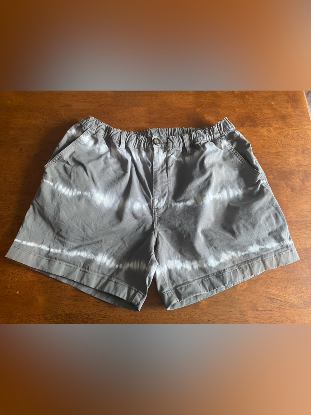 Chubbies originals 5.5 inseam gray and white shorts XL
